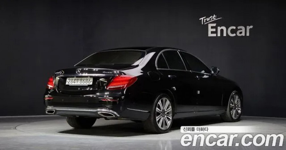 Mercedes-Benz E-Class 