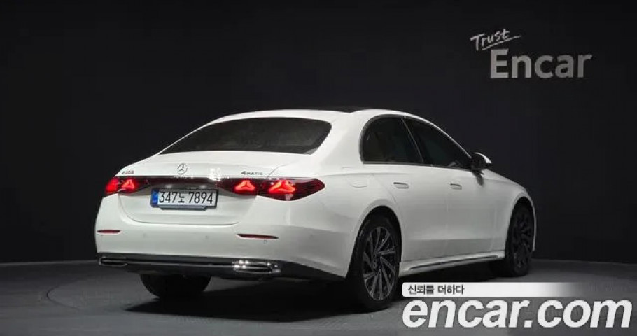 Mercedes-Benz E-Class 