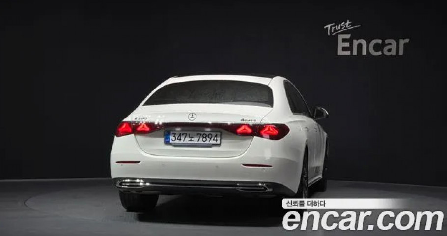 Mercedes-Benz E-Class 