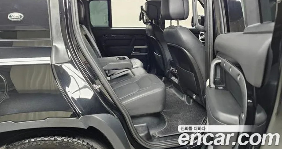 Land Rover Defender 