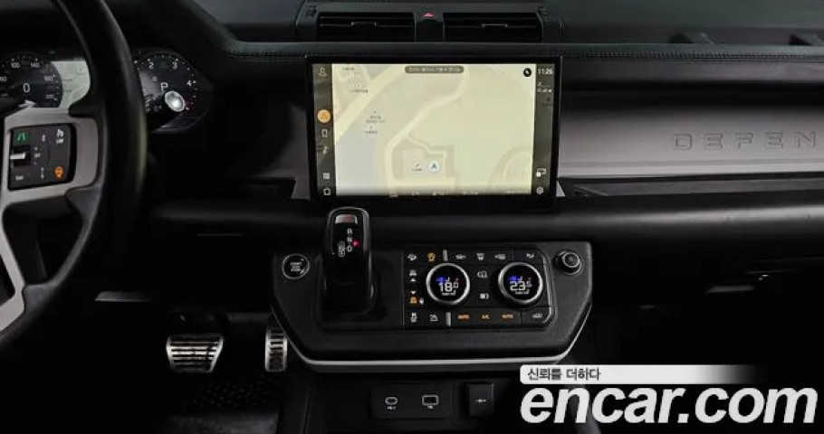 Land Rover Defender 