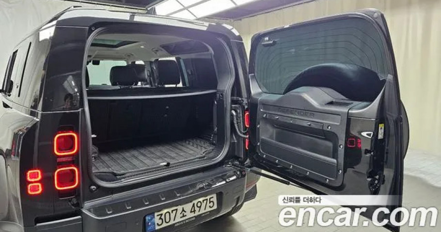 Land Rover Defender 
