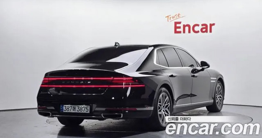 Genesis G90 