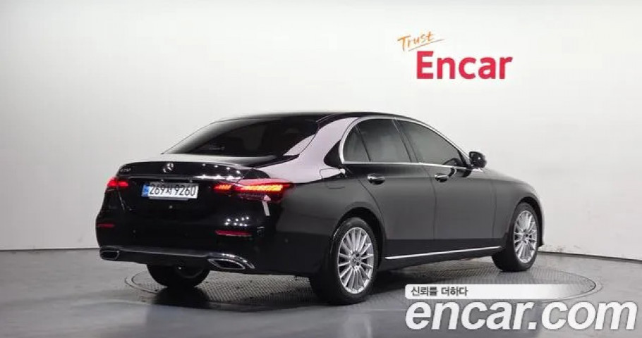 Mercedes-Benz E-Class 