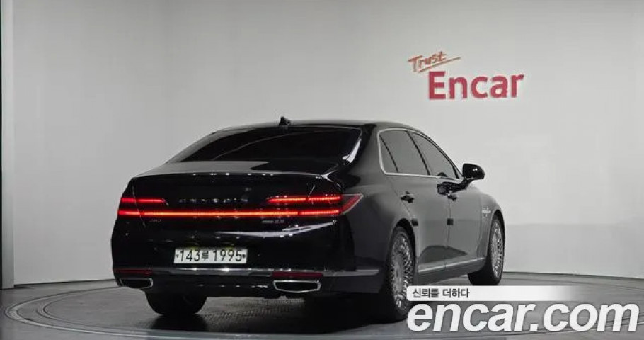 Genesis G90 