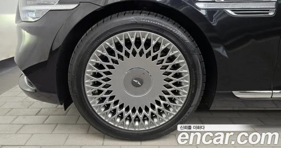 Genesis G90 