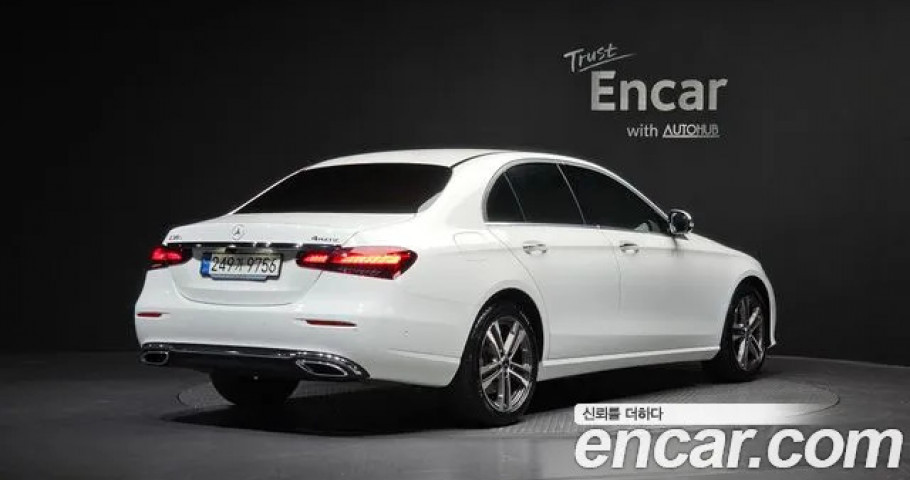 Mercedes-Benz E-Class 