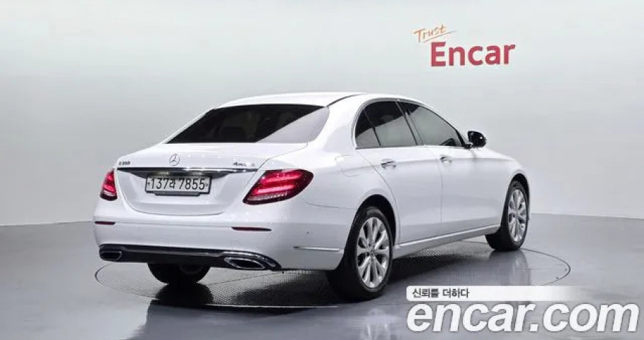 Mercedes-Benz E-Class 