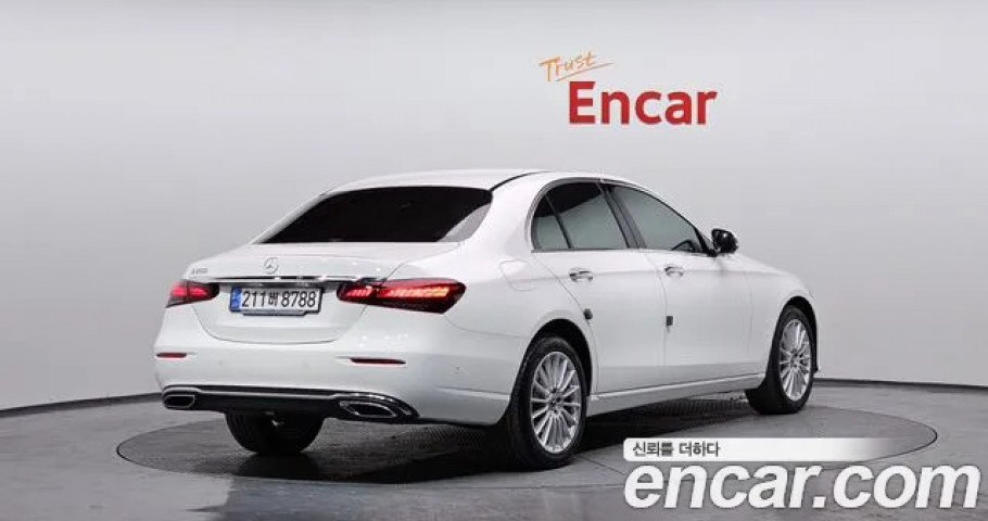 Mercedes-Benz E-Class 