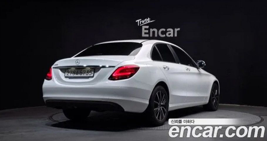 Mercedes-Benz C-Class 