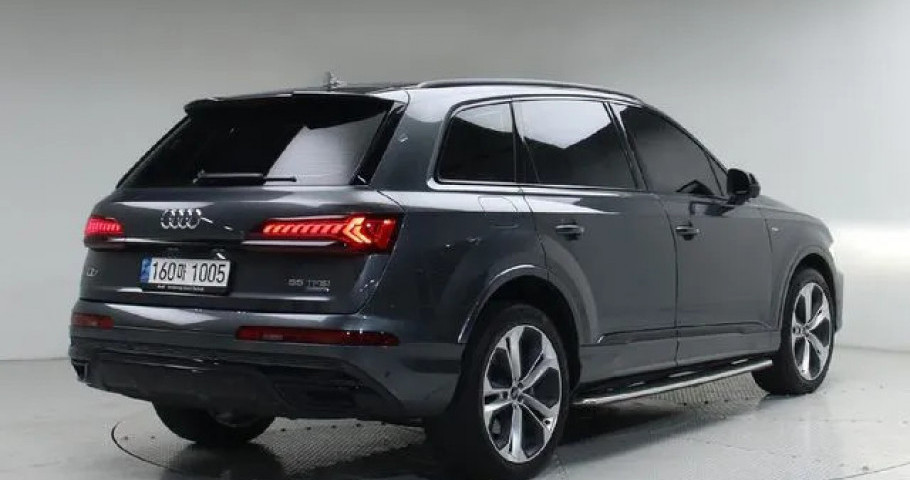 Audi Q7 