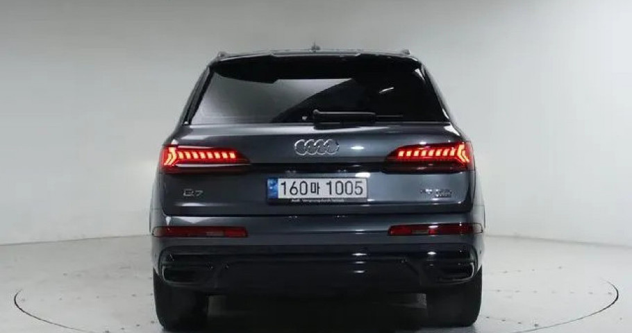 Audi Q7 