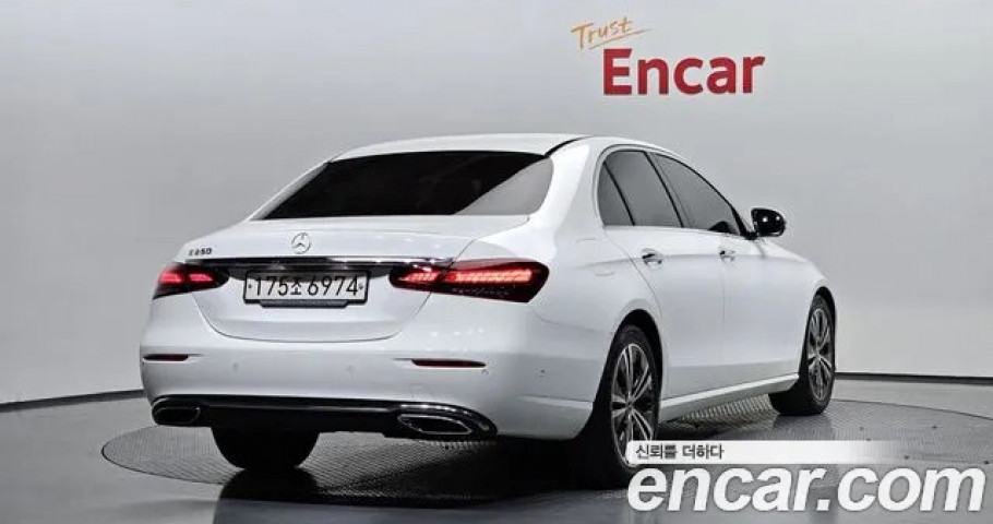 Mercedes-Benz E-Class 