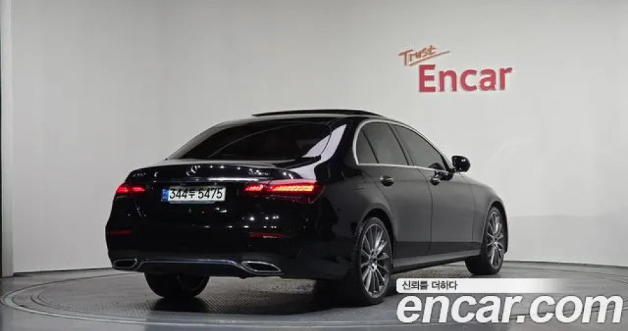 Mercedes-Benz E-Class 
