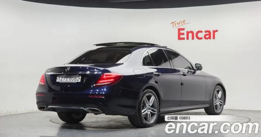 Mercedes-Benz E-Class 