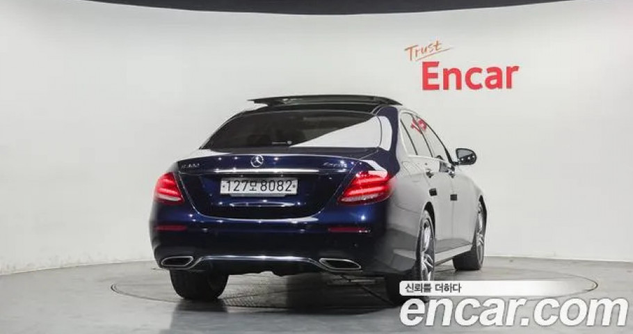 Mercedes-Benz E-Class 