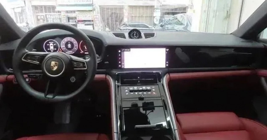 Porsche Panamera 