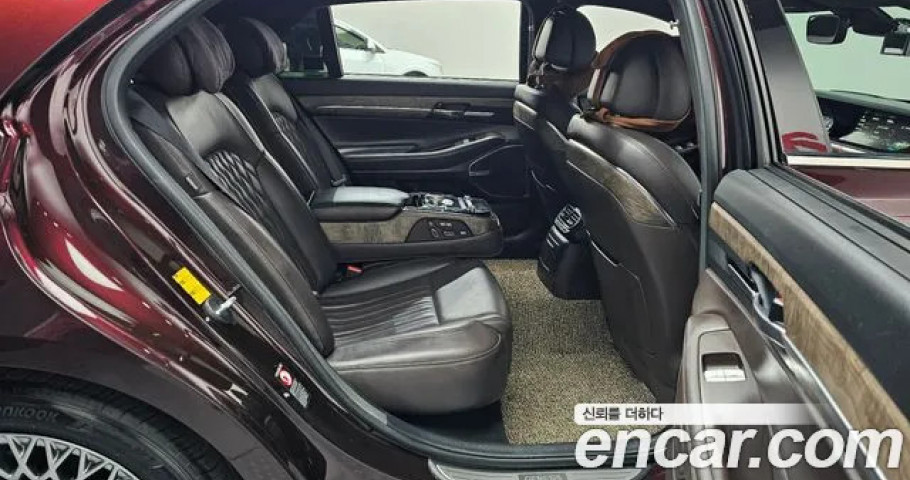 Genesis G90 