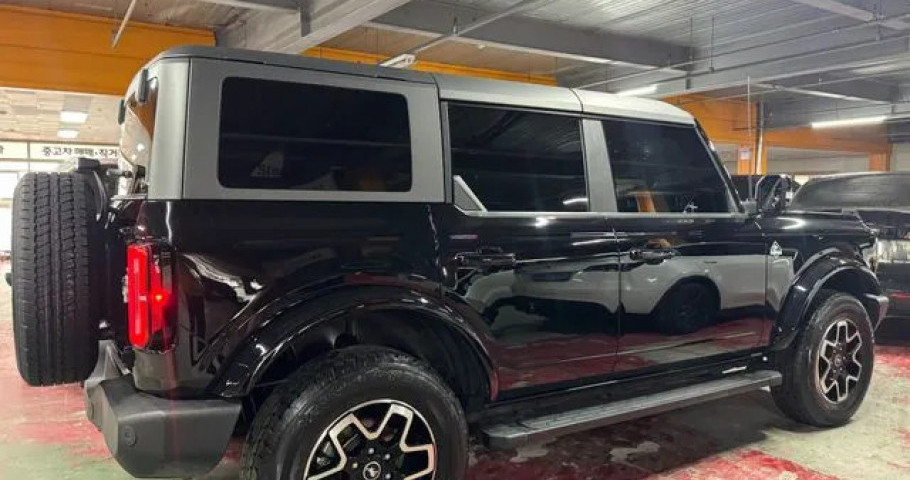 Ford Bronco 