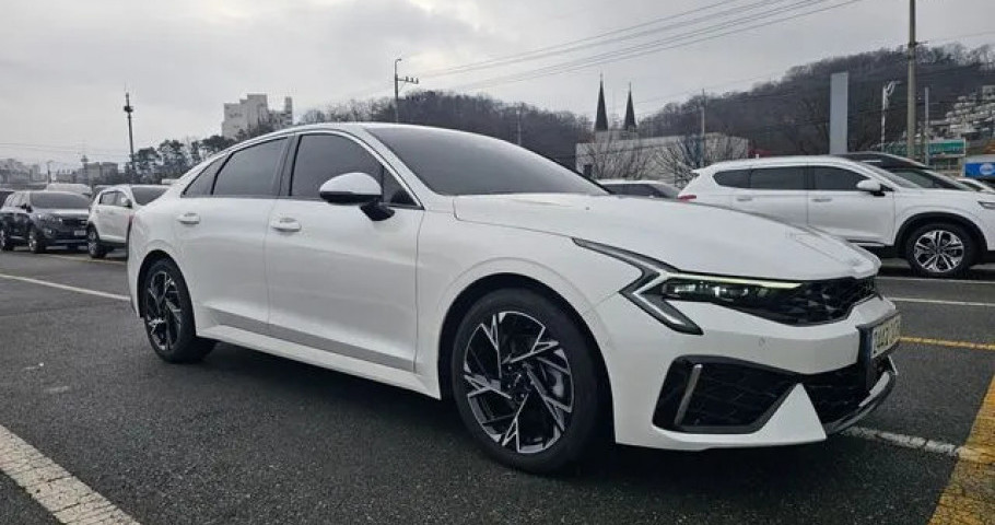 Kia K5 