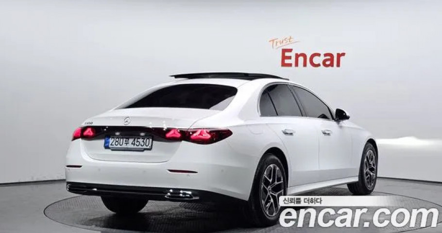 Mercedes-Benz E-Class 