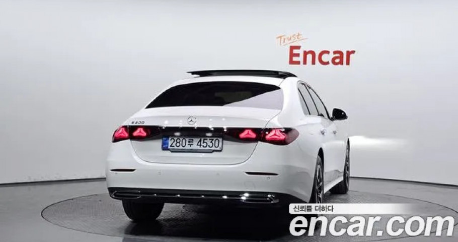 Mercedes-Benz E-Class 