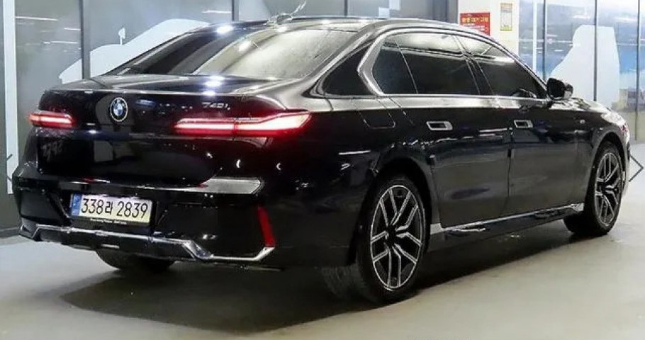 Bmw 7-Series 