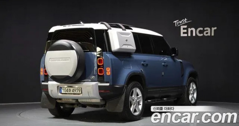 Land Rover Defender 