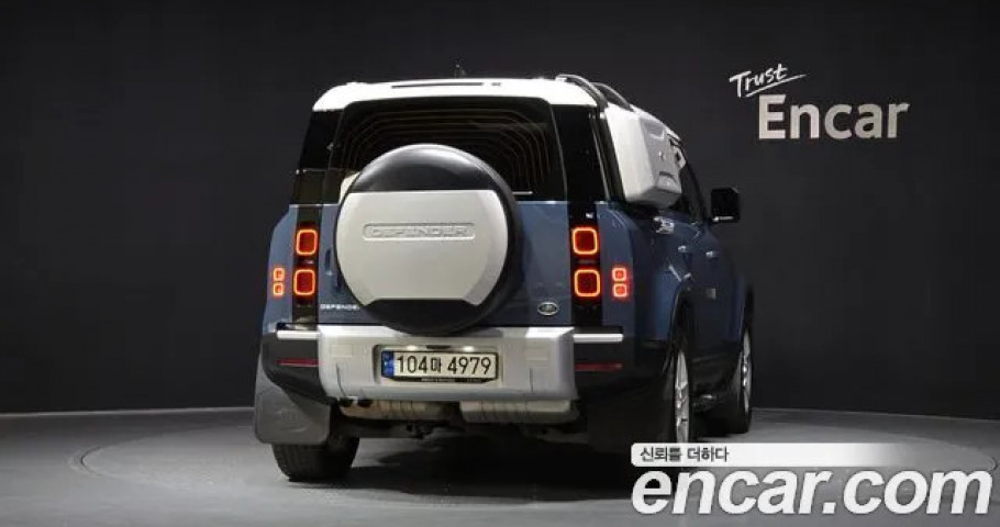 Land Rover Defender 
