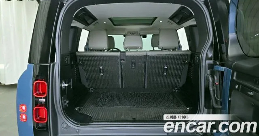 Land Rover Defender 