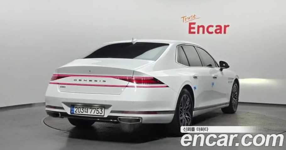 Genesis G90 