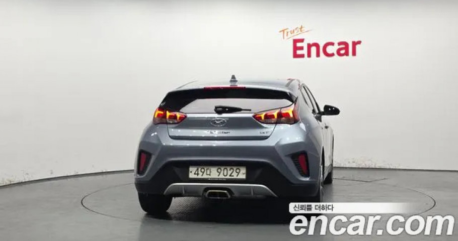 Hyundai Veloster 