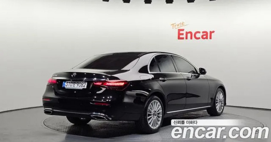 Mercedes-Benz E-Class 