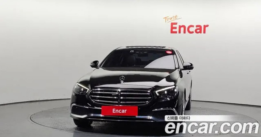 Mercedes-Benz E-Class 