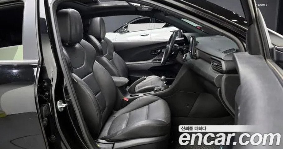 Hyundai Veloster 