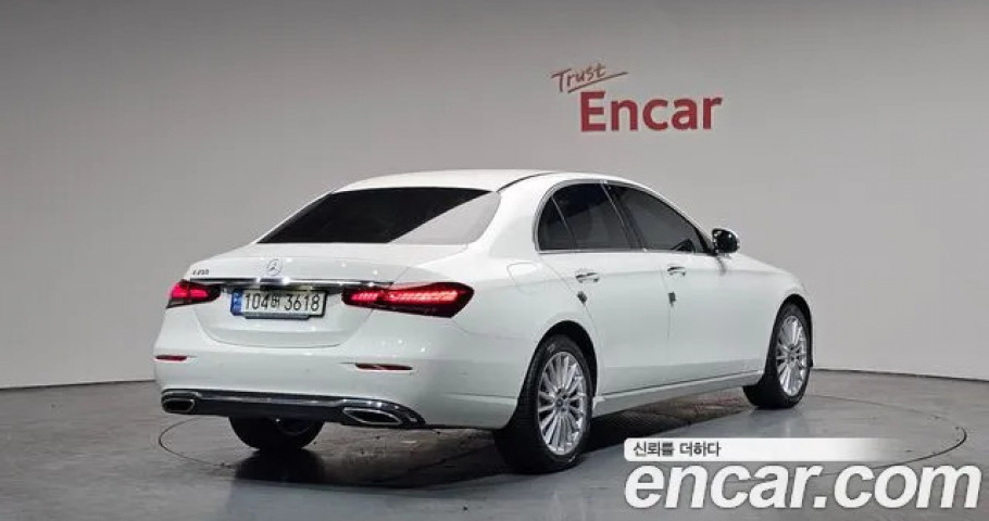 Mercedes-Benz E-Class 