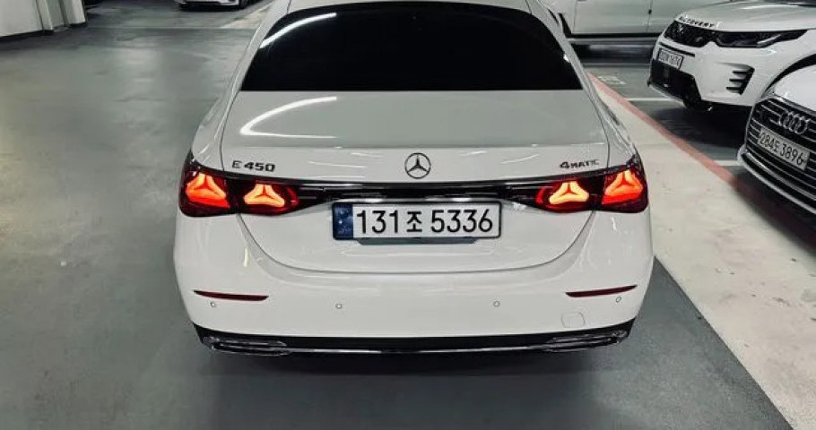 Mercedes-Benz E-Class 