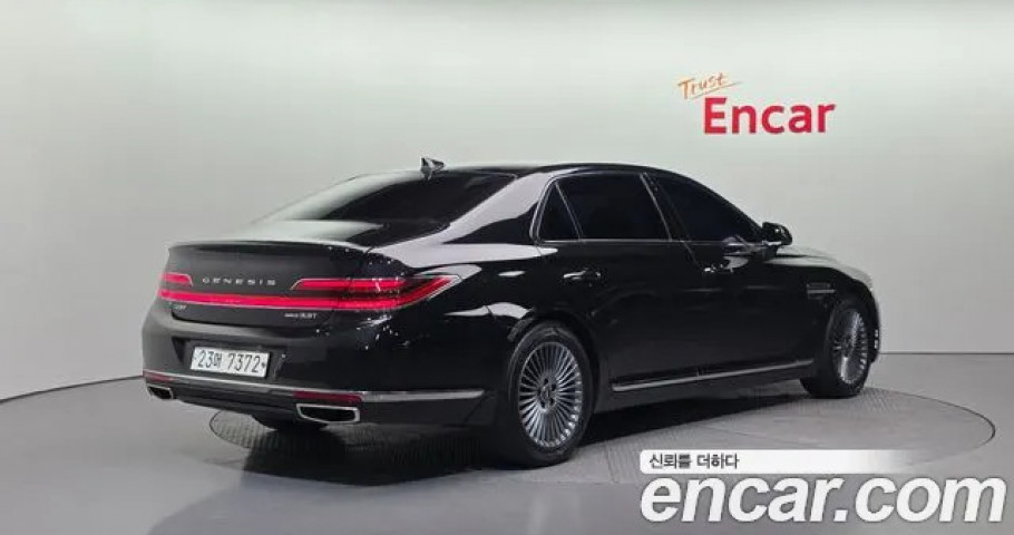 Genesis G90 