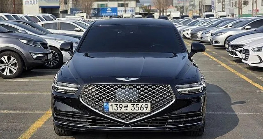 Genesis G90 