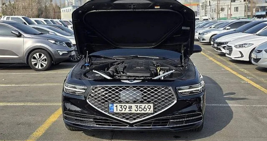 Genesis G90 