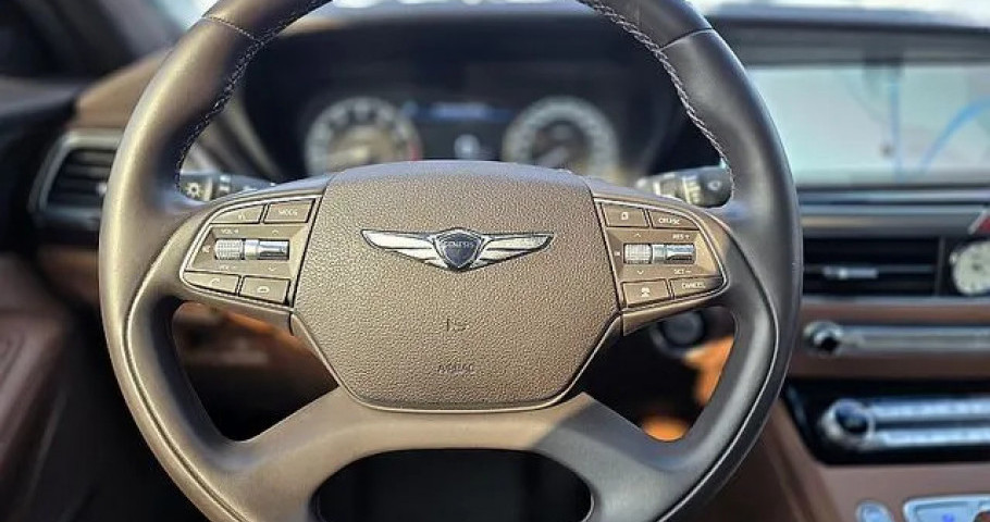 Genesis G90 