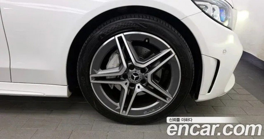 Mercedes-Benz C-Class 