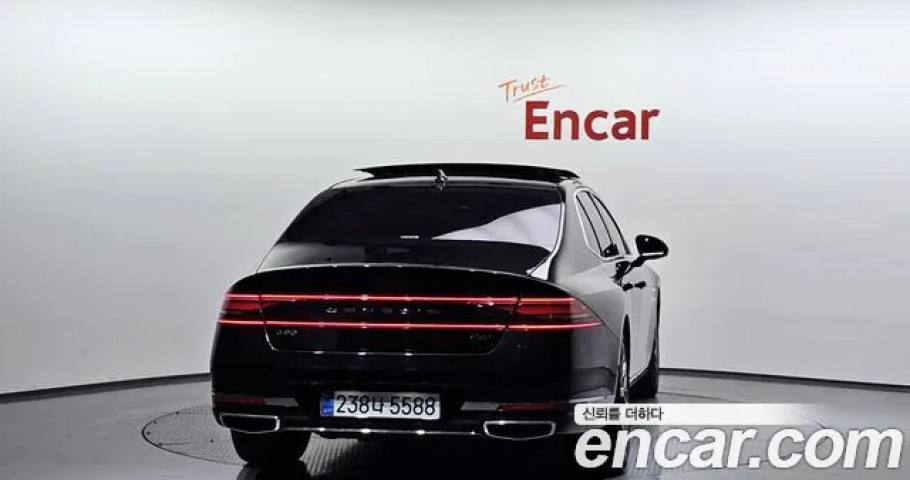 Genesis G90 