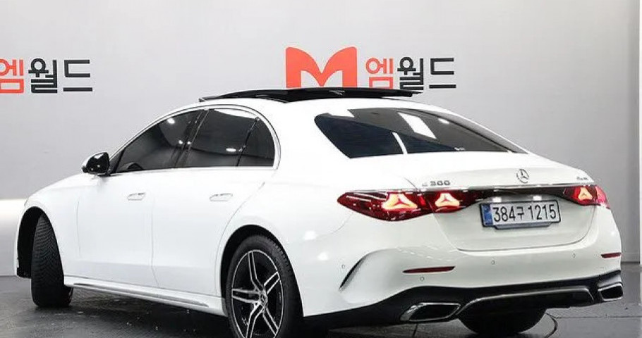 Mercedes-Benz E-Class 