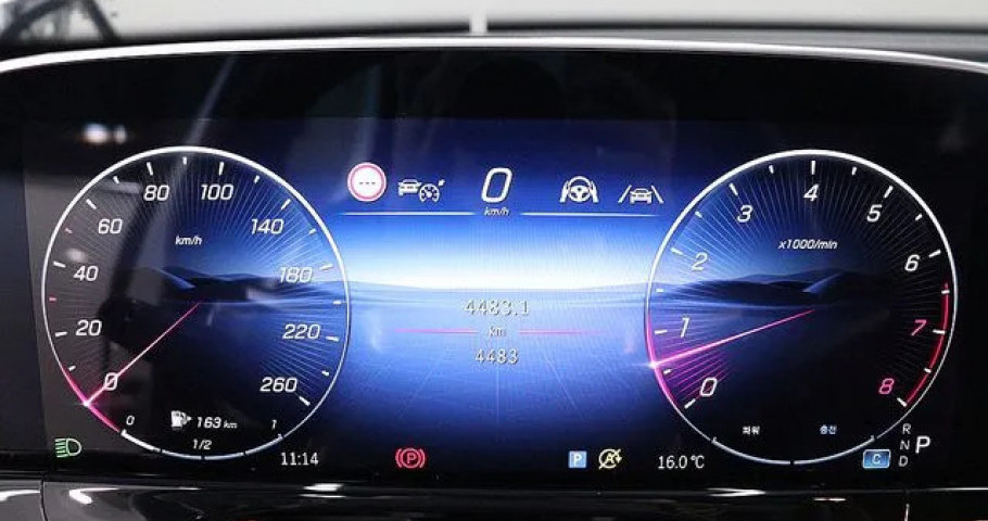 Mercedes-Benz E-Class 