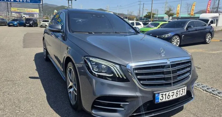 Mercedes-Benz S-Class 