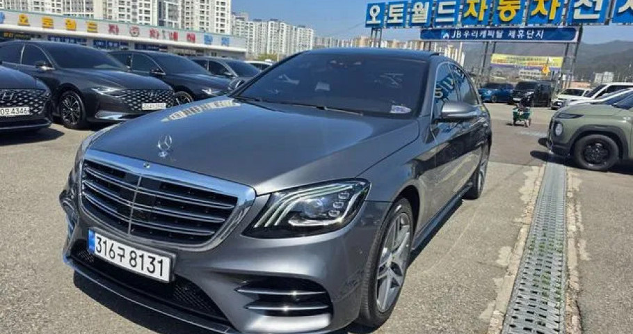 Mercedes-Benz S-Class 