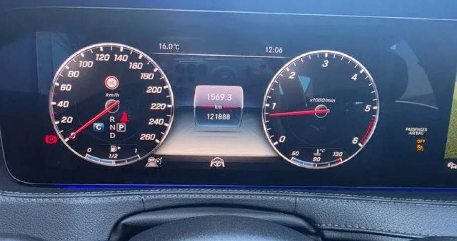 Mercedes-Benz S-Class 