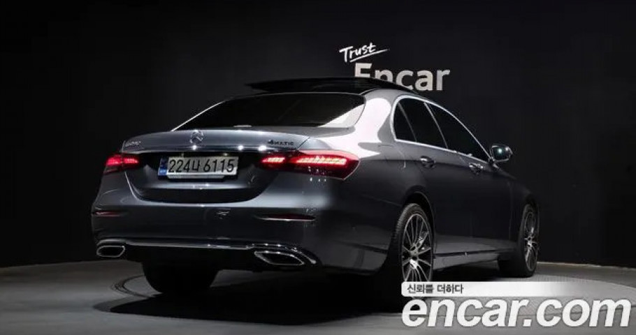 Mercedes-Benz E-Class 