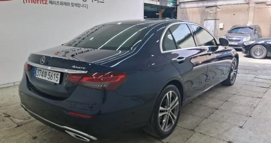 Mercedes-Benz E-Class 